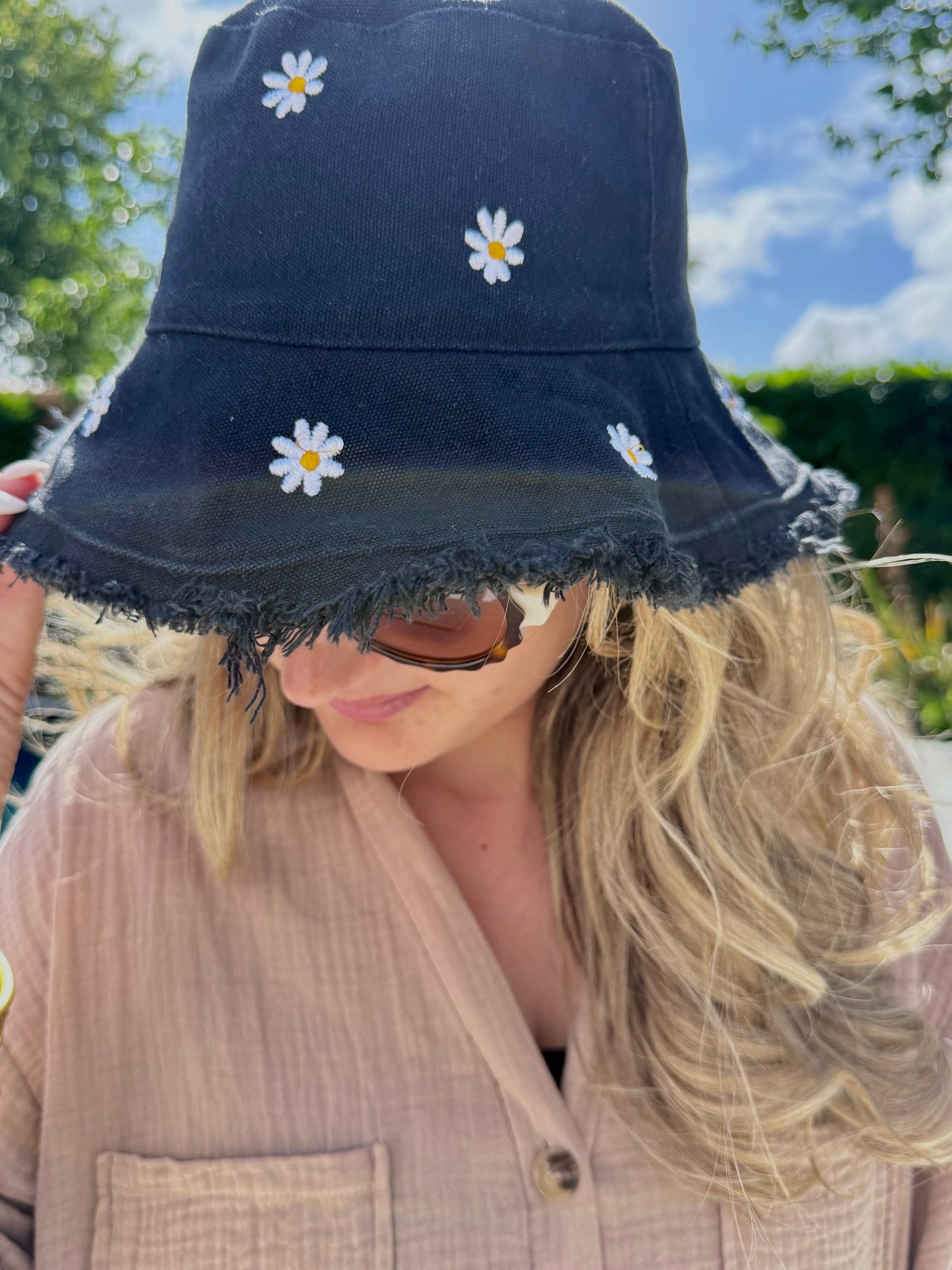 Chapeau marguerite noir