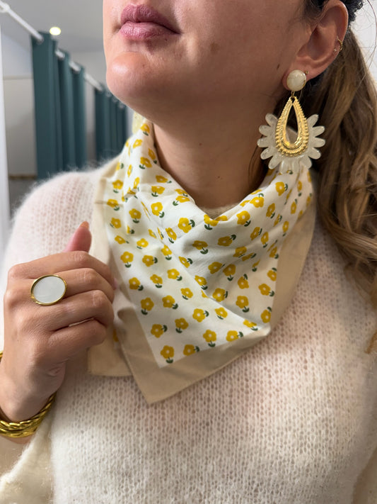 Foulard petite fleur jaune