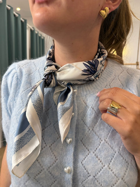 Foulard bleu ciel