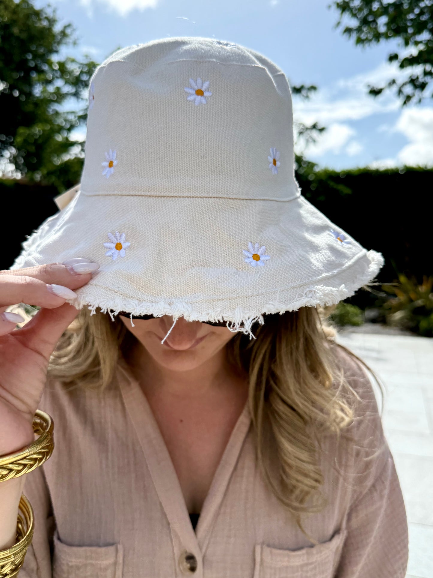 Chapeau beige marguerite