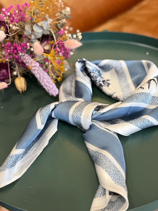 Foulard bleu ciel