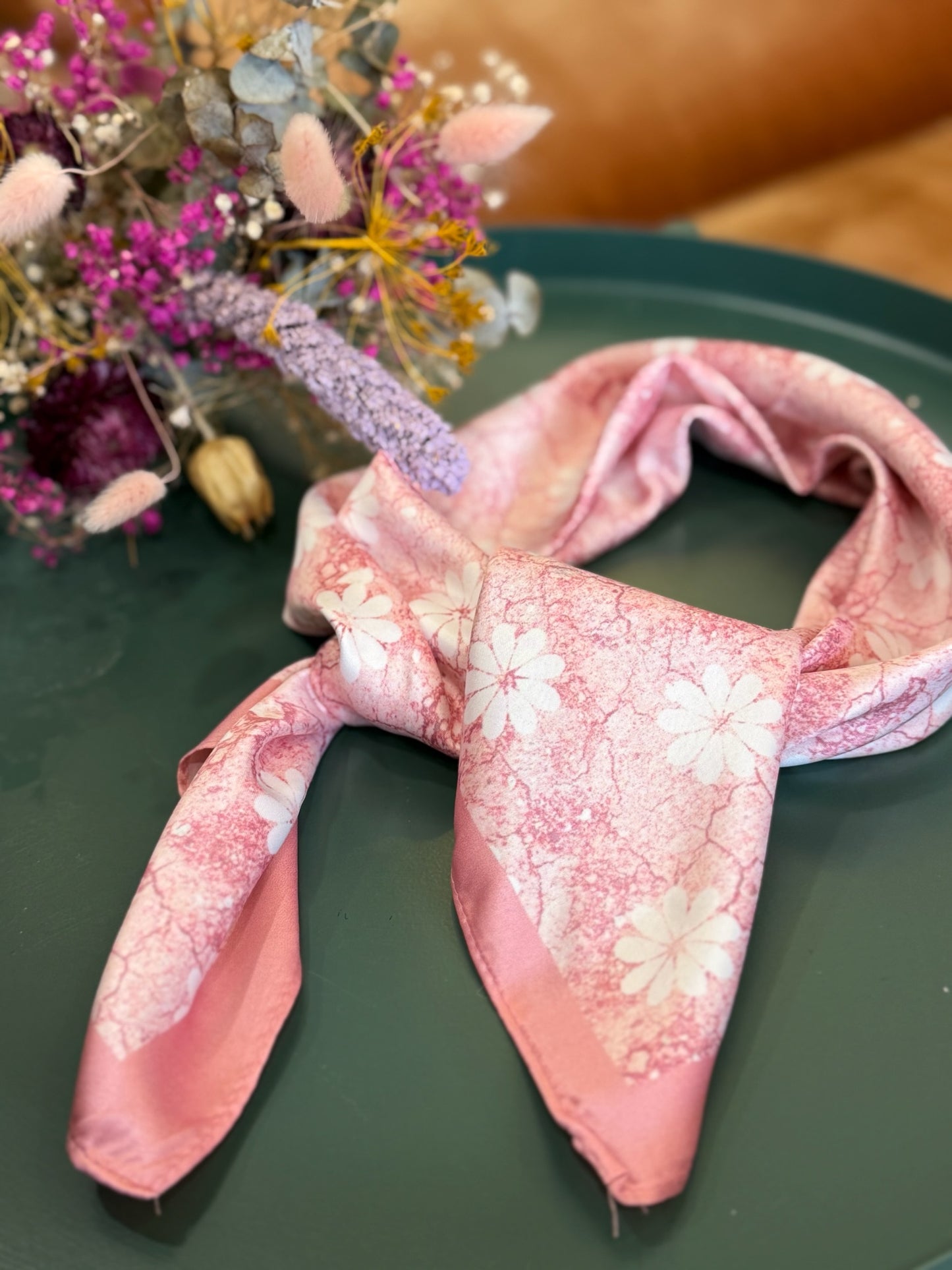 Foulard rose pâle