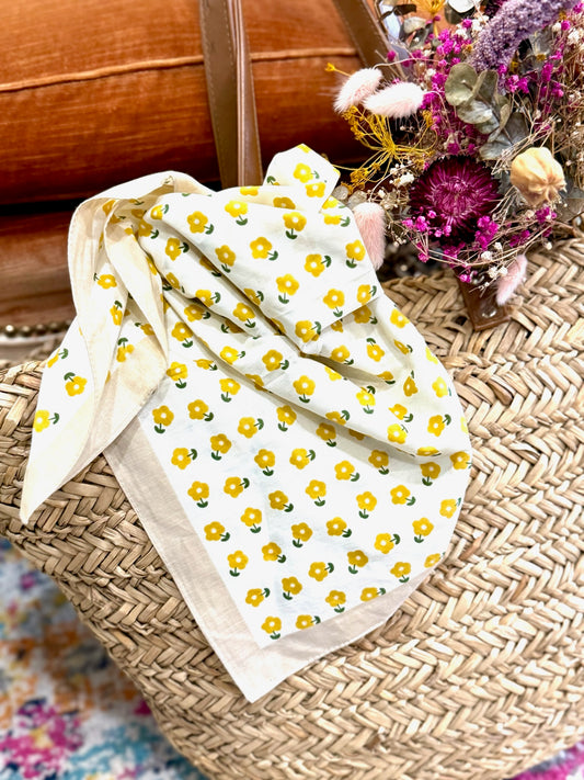 Foulard petite fleur jaune